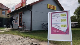  IT i technologie, BIZNES - Pandemia koronawirusa wpłynęła na wzrost płatności bezgotówkowych w małych sklepach, w szczytowym okresie niemal o 40%.